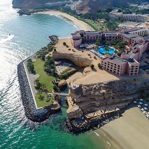 Shangri-La Al Husn Resort&Spa